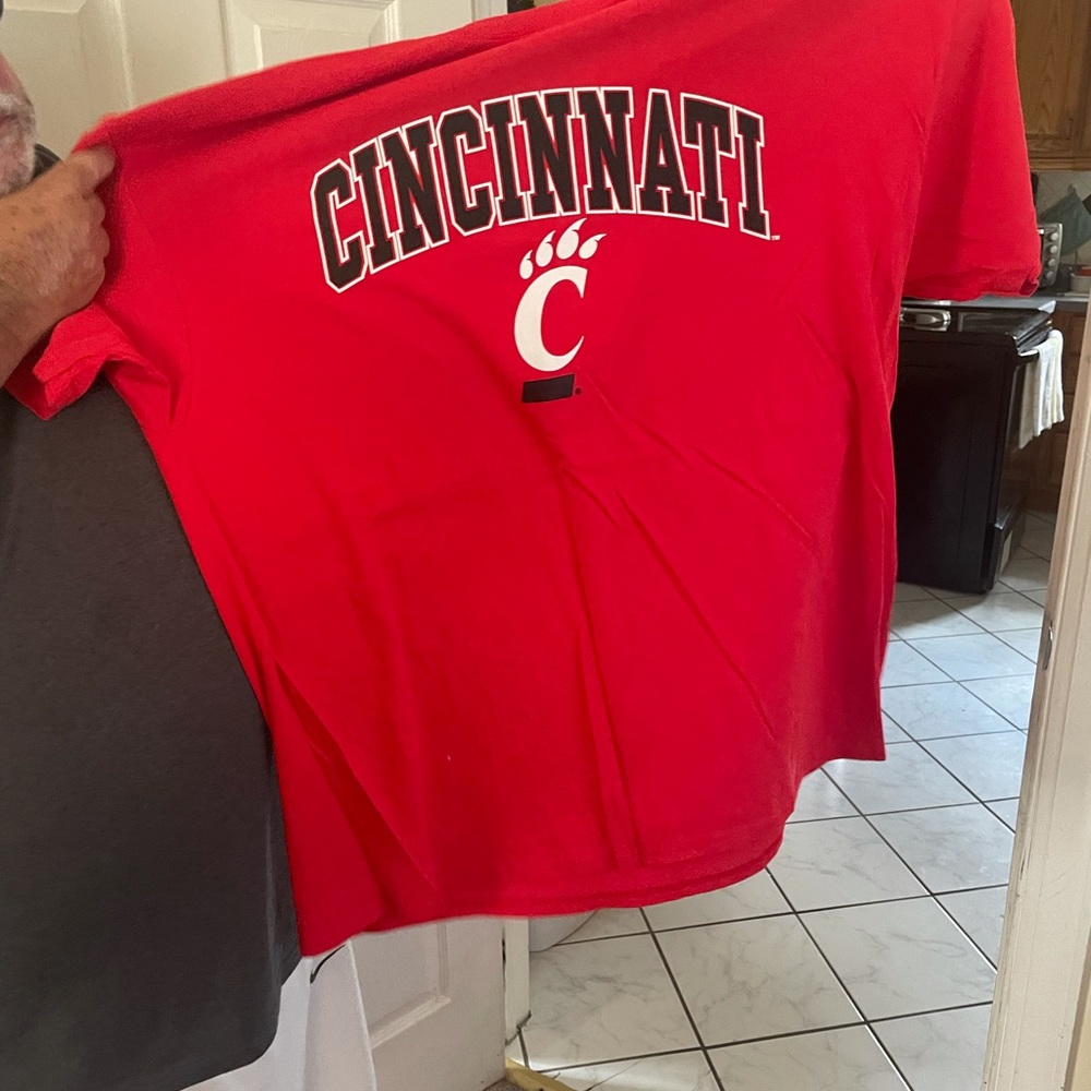 Cincinnati bearcat tee red 2xl with tags